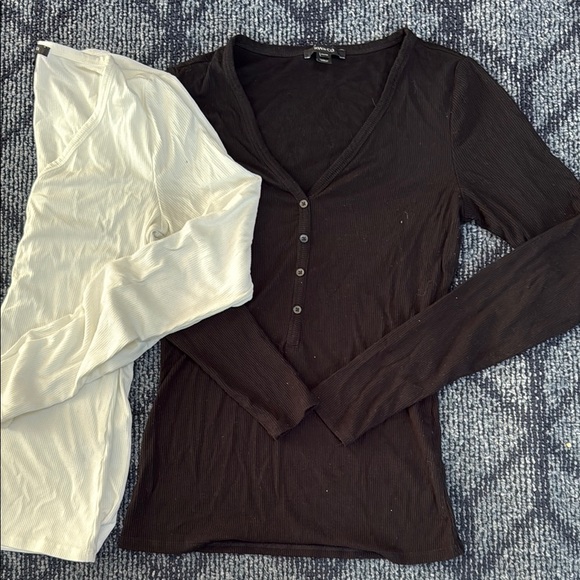 RW&CO White and Black Fitted Long Sleeve Blouses - Picture 2 of 8